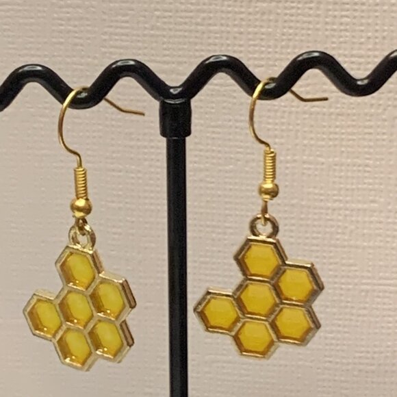 Honeycomb Earring, Honey Earring, Bee Earring, Insect Earring, Bumblebee Earring - Picture 4 of 6